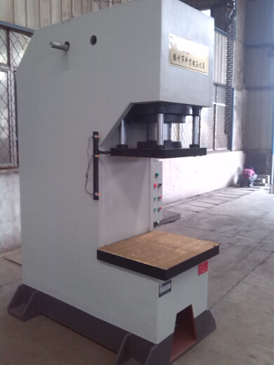 200噸壓裝校直液壓機(jī) 200噸壓裝校直液壓機(jī)